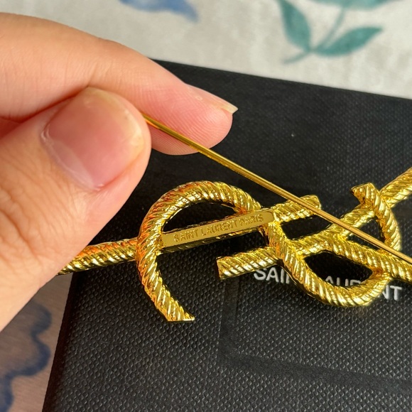 Saint Laurent Cassandre Brooch In Metal - Picture 5 of 5